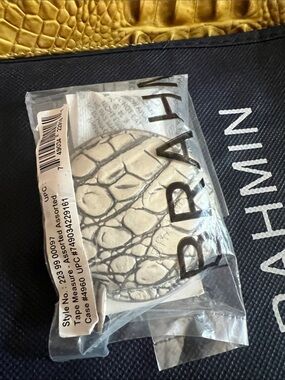 BRAHMIN Brahmin Tape Measure NWT – Travertine / Ivory Melbourne